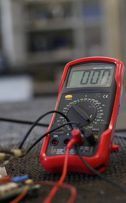 napiecie elektryczne